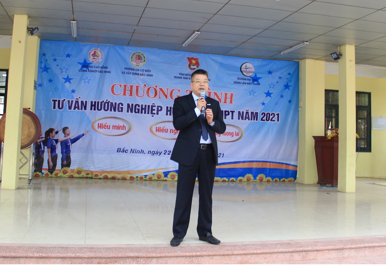 Trường Cao đẳng Cơ điện và Xây dựng Bắc Ninh tư vấn hướng nghiệp trước thềm  tuyển sinh năm học 2021 - 2022 - Trường Cao đẳng Cơ điện và Xây dựng Bắc  Ninh